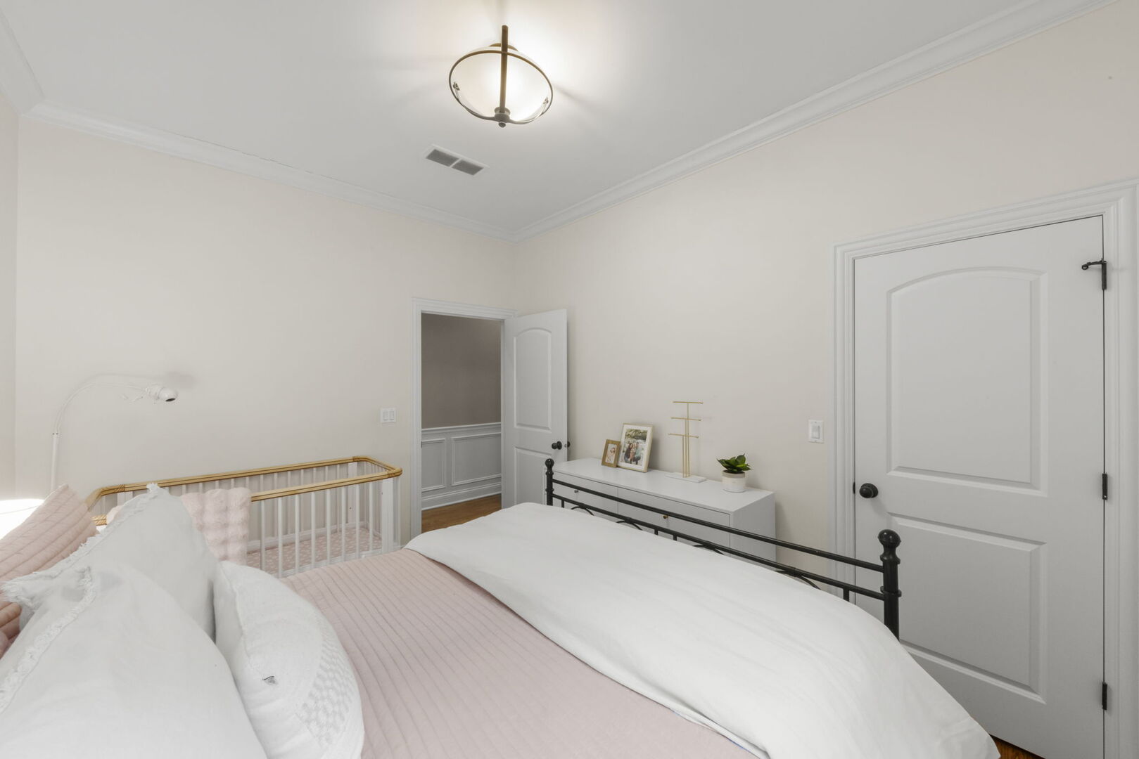1130 W Diversey Parkway #4W, Chicago, IL 60614