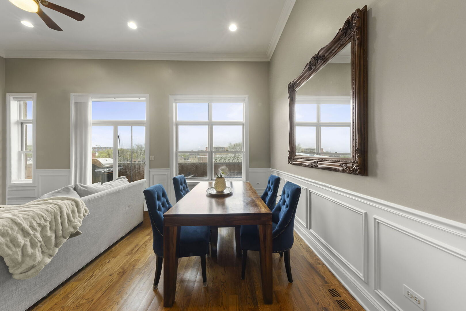 1130 W Diversey Parkway #4W, Chicago, IL 60614