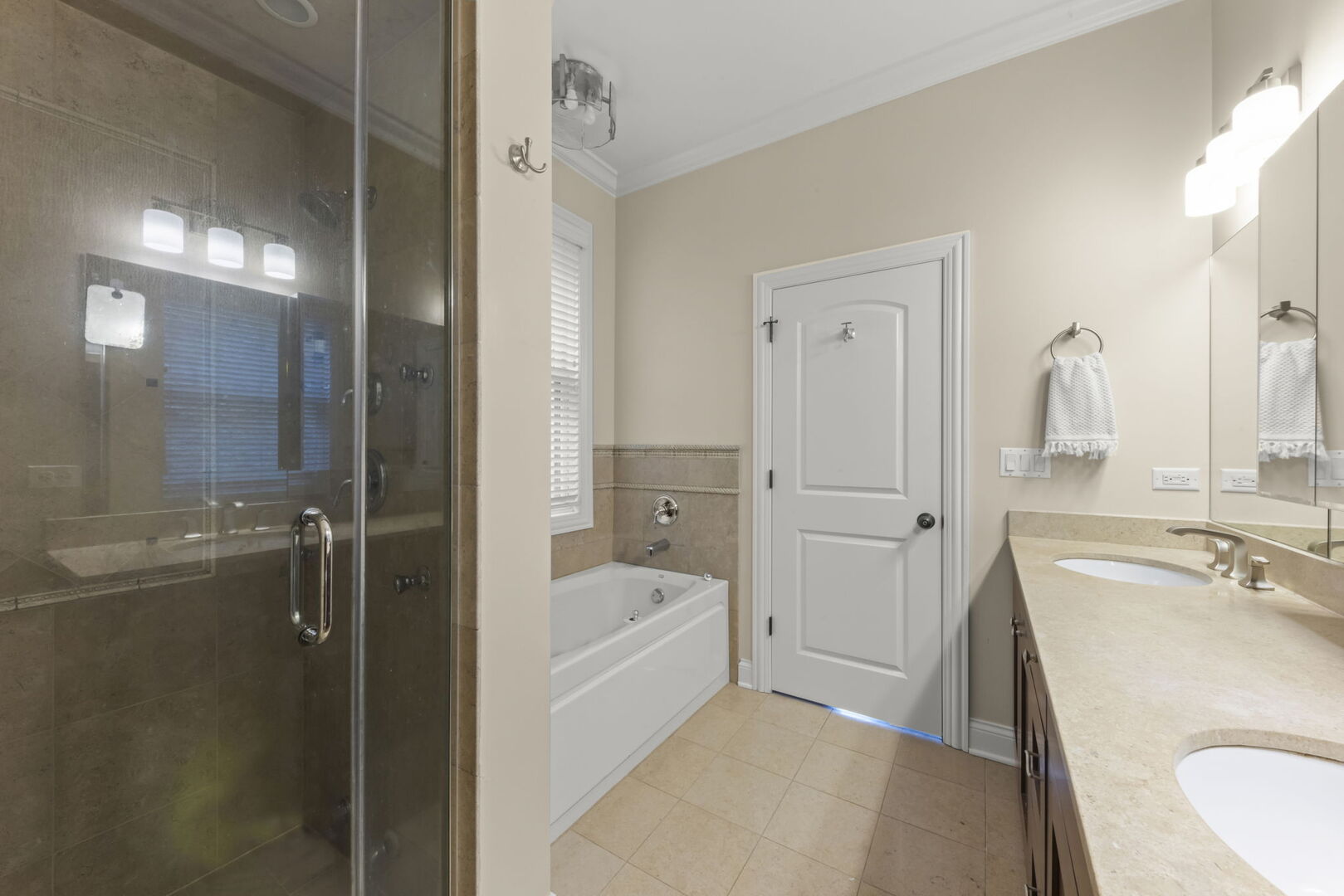 1130 W Diversey Parkway #4W, Chicago, IL 60614