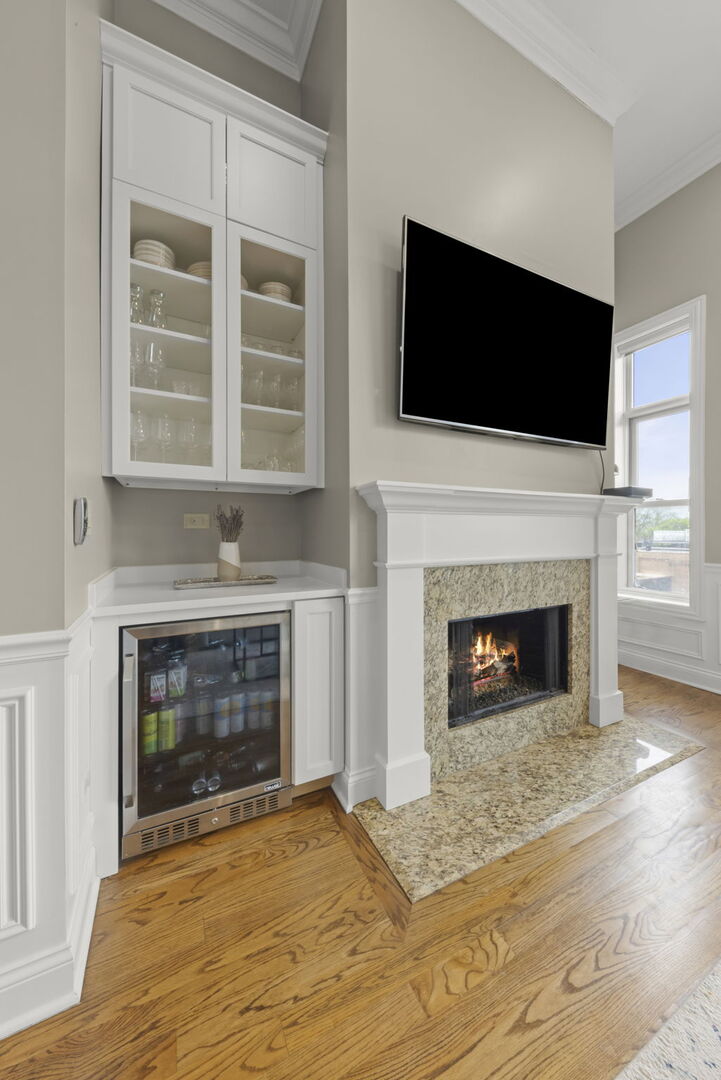 1130 W Diversey Parkway #4W, Chicago, IL 60614