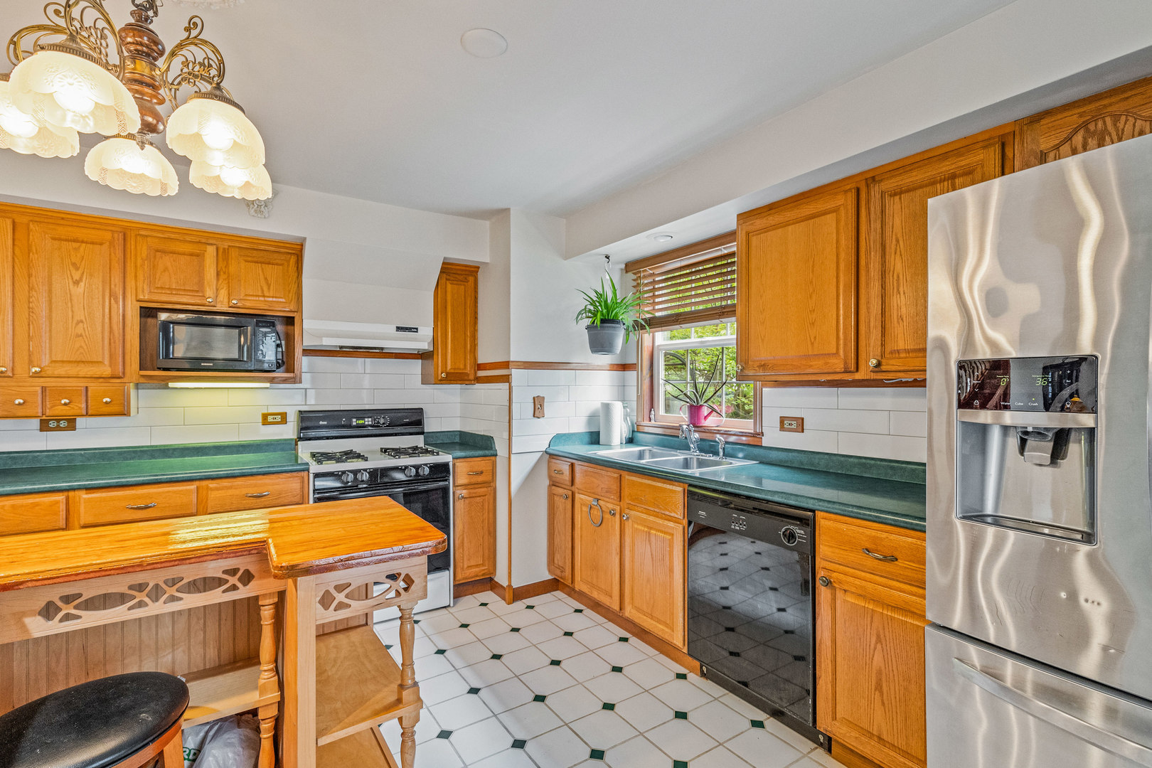 8019 Wonder View Drive, Wonder Lake, IL 60097