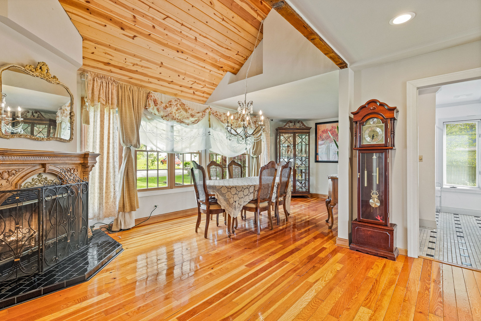8019 Wonder View Drive, Wonder Lake, IL 60097