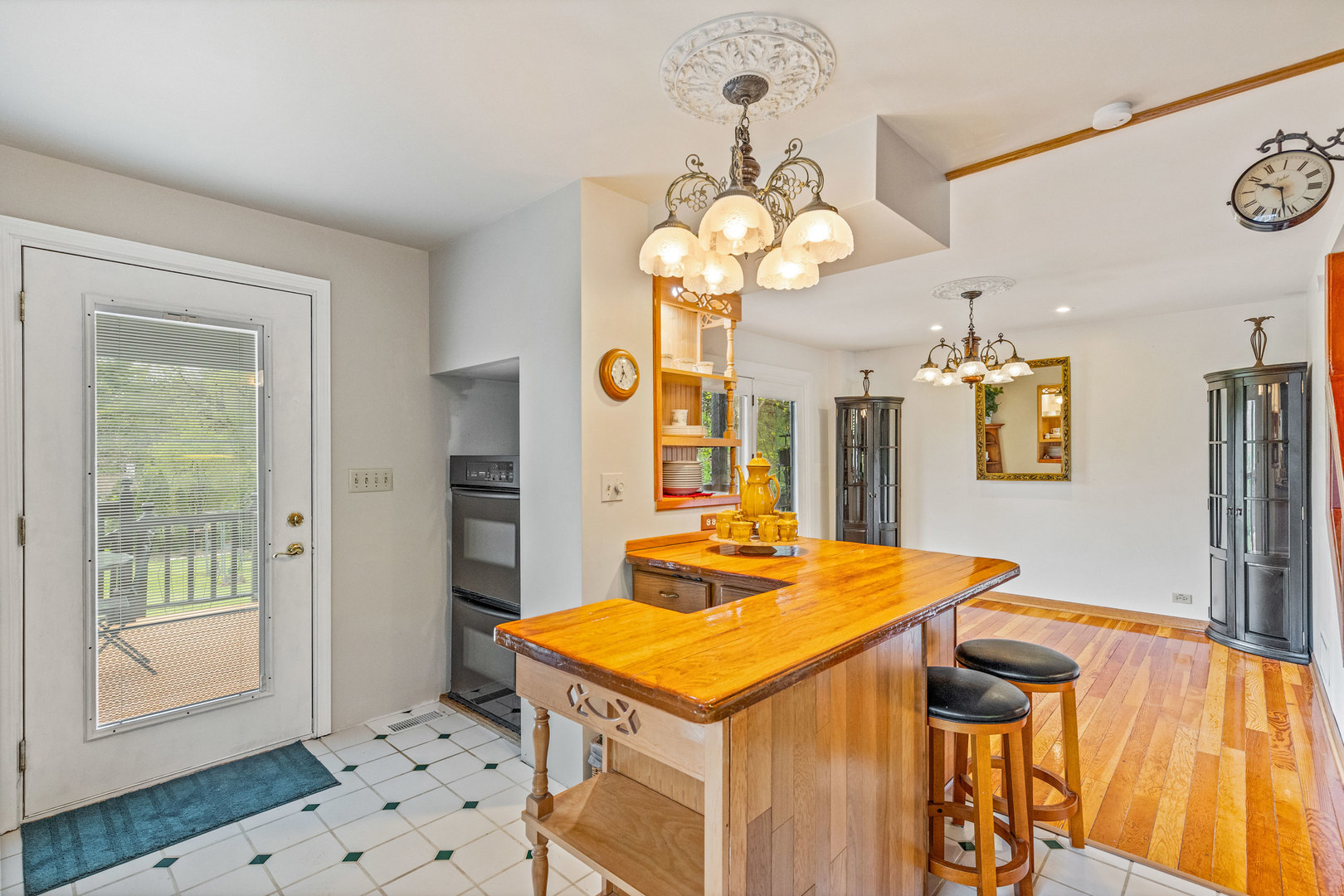8019 Wonder View Drive, Wonder Lake, IL 60097