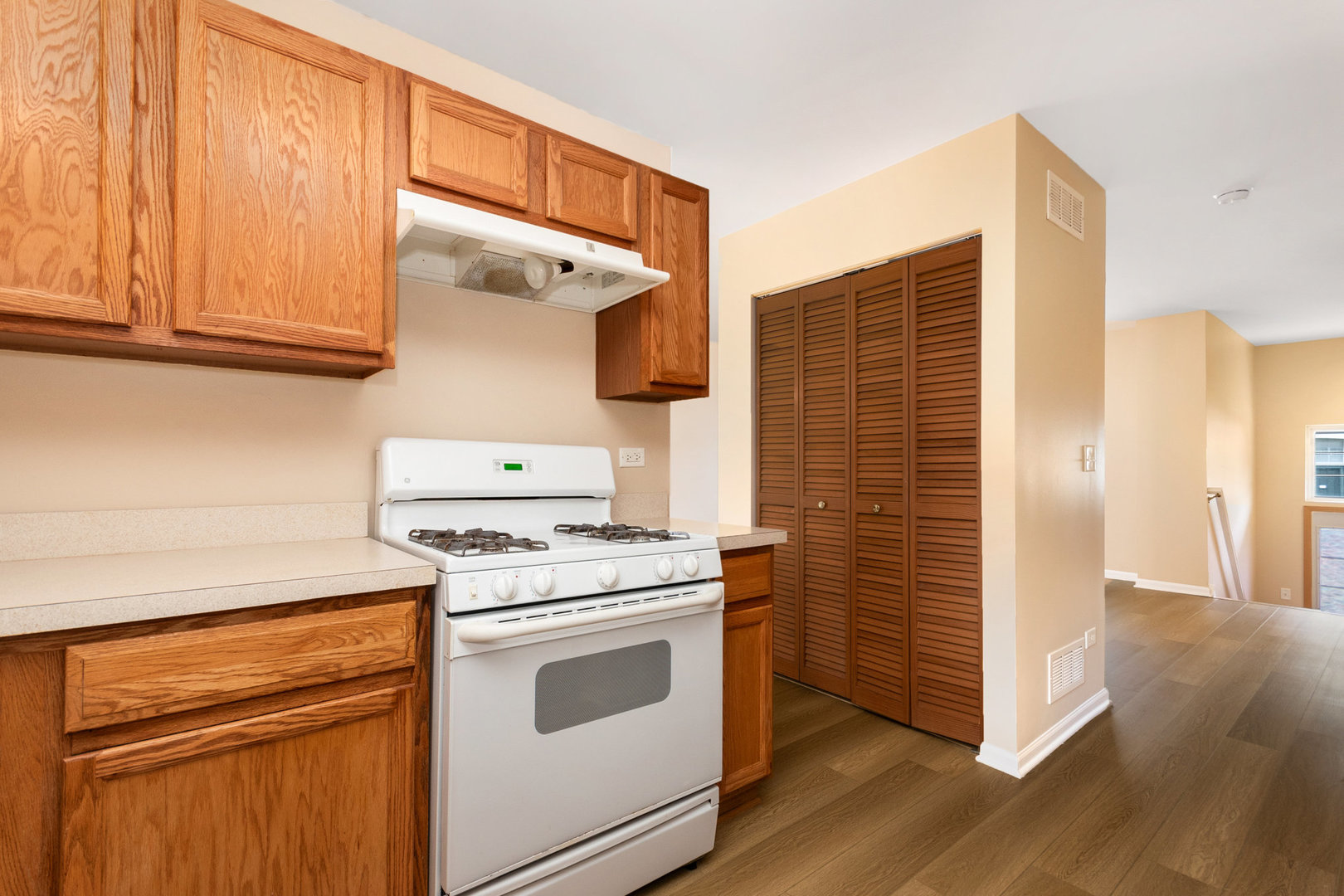 2611 Canyon Drive #2611, Plainfield, IL 60586