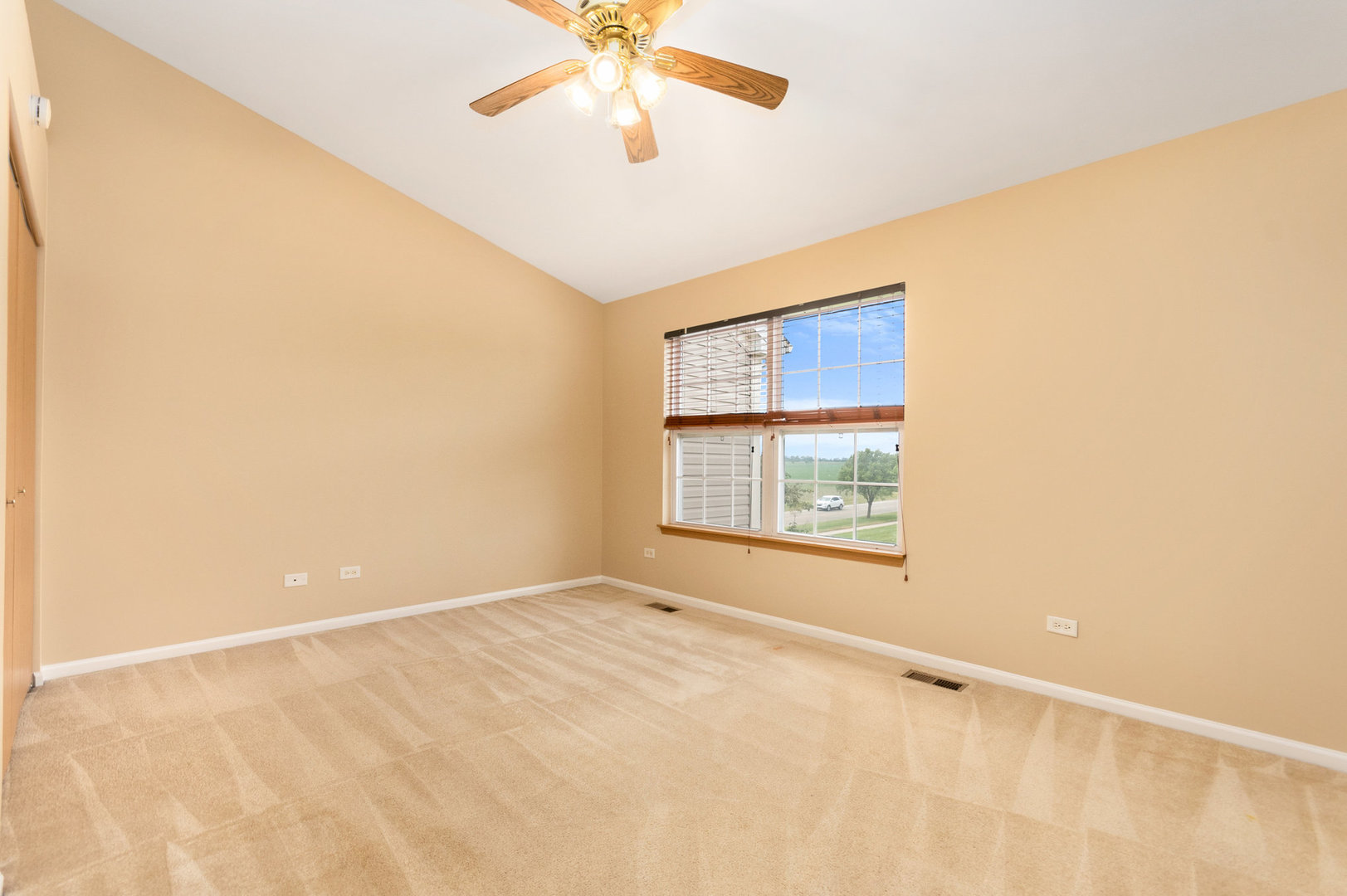 2611 Canyon Drive #2611, Plainfield, IL 60586
