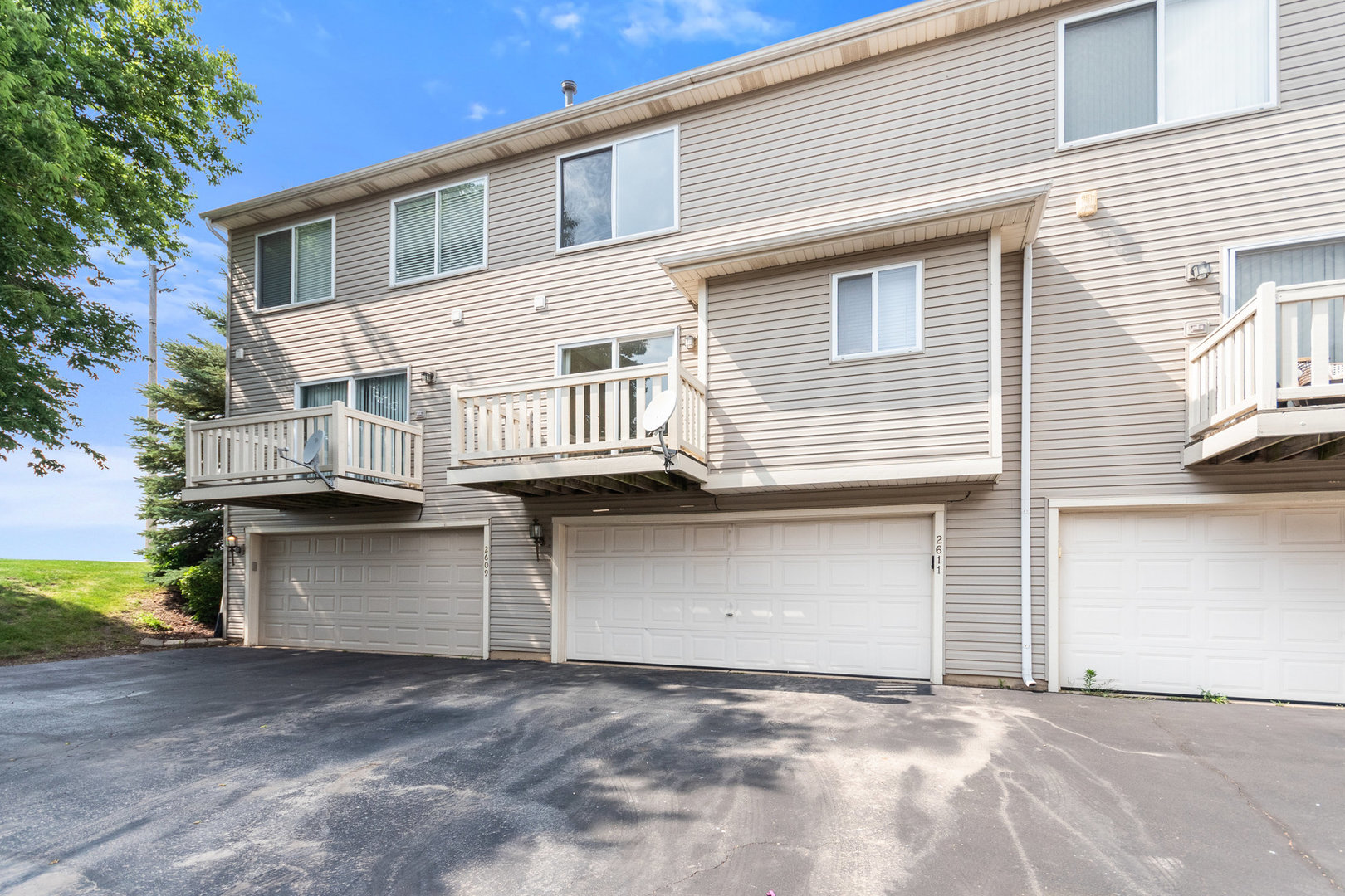 2611 Canyon Drive #2611, Plainfield, IL 60586