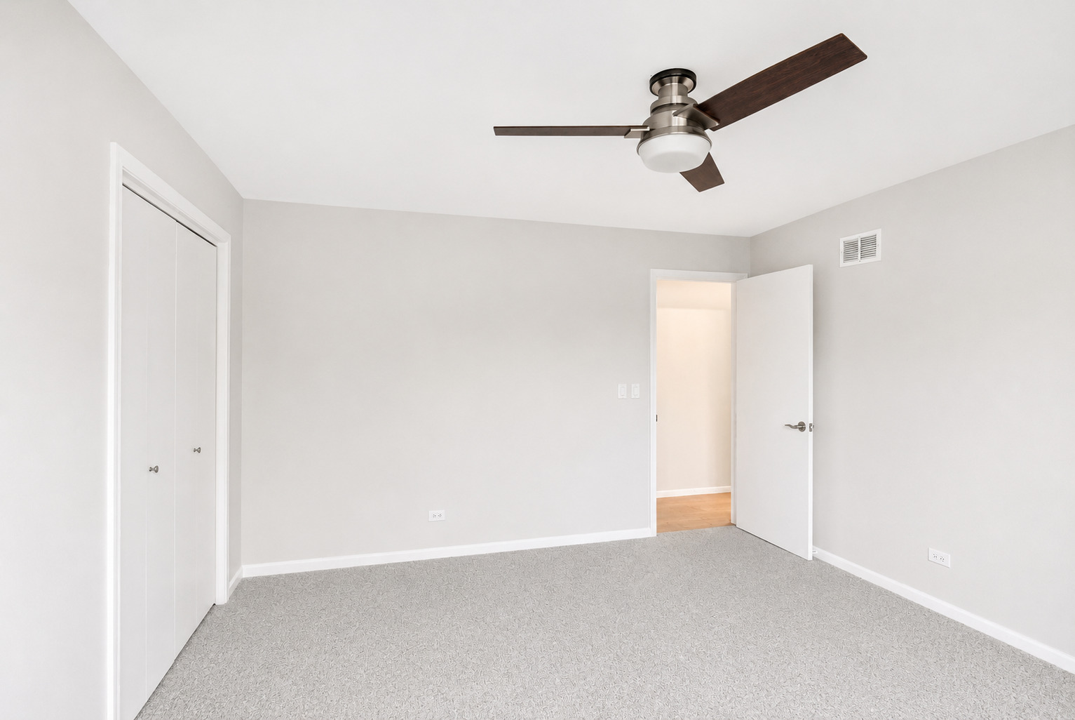 1441 W AUTUMN Trail, Addison, IL 60101