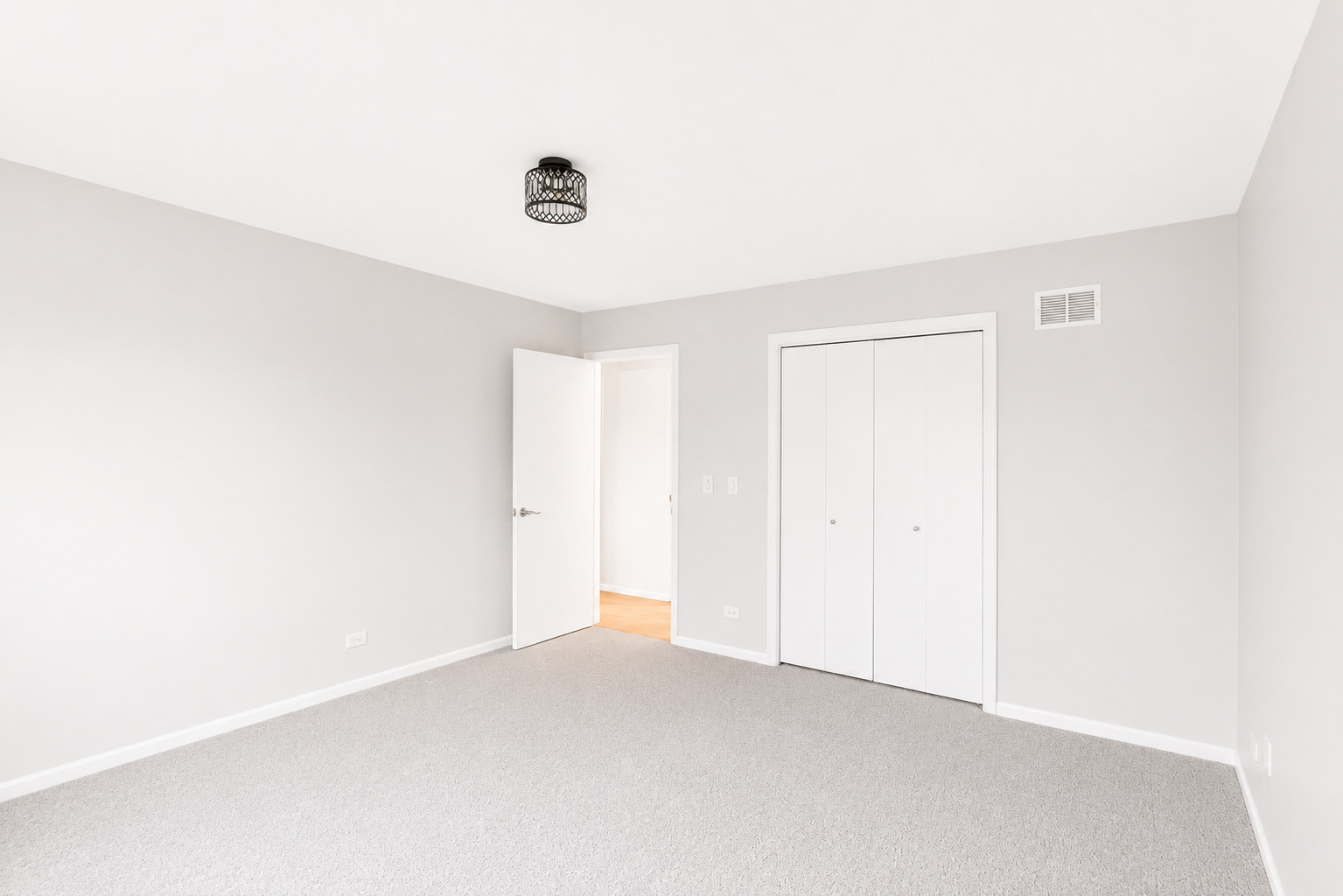 1441 W AUTUMN Trail, Addison, IL 60101