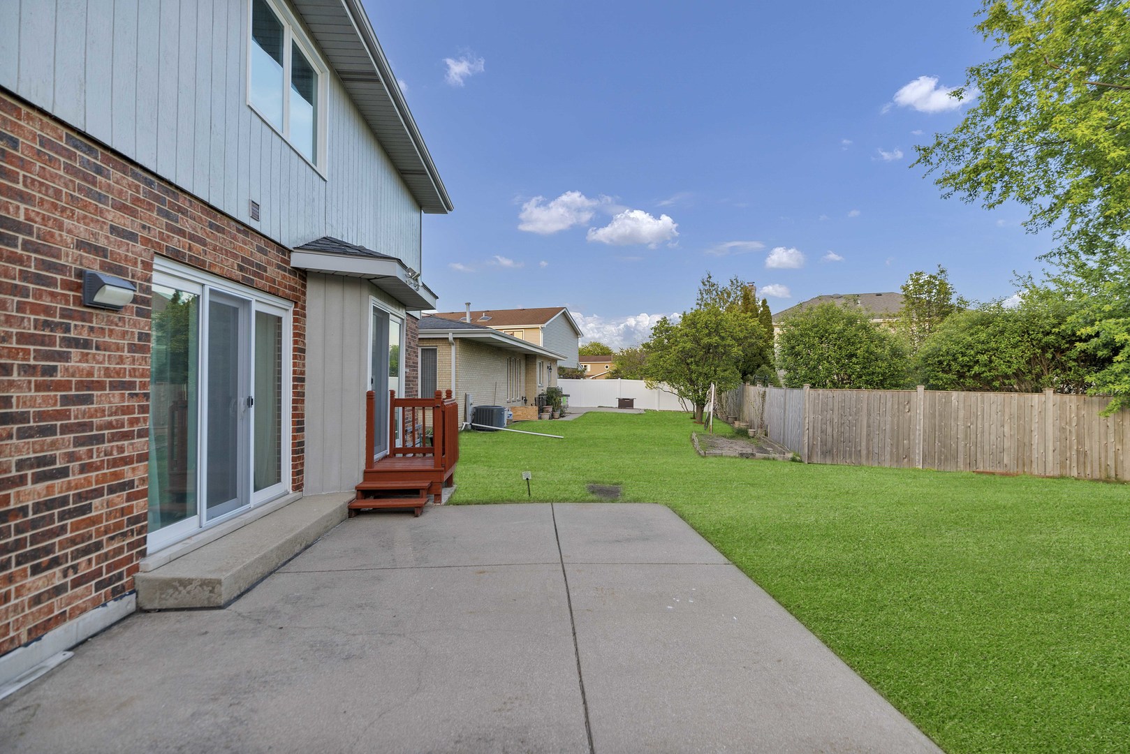 1441 W AUTUMN Trail, Addison, IL 60101
