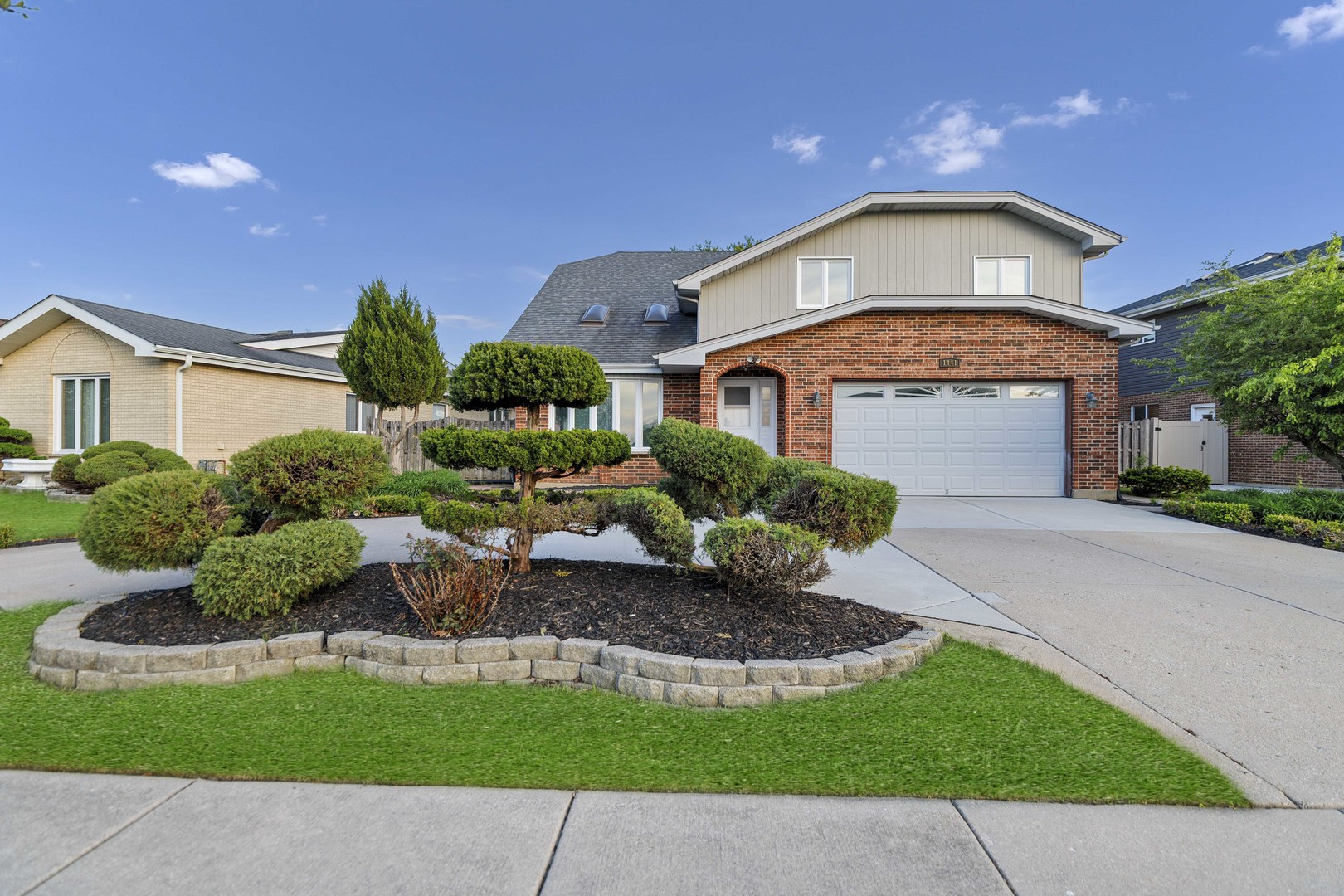 1441 W AUTUMN Trail, Addison, IL 60101