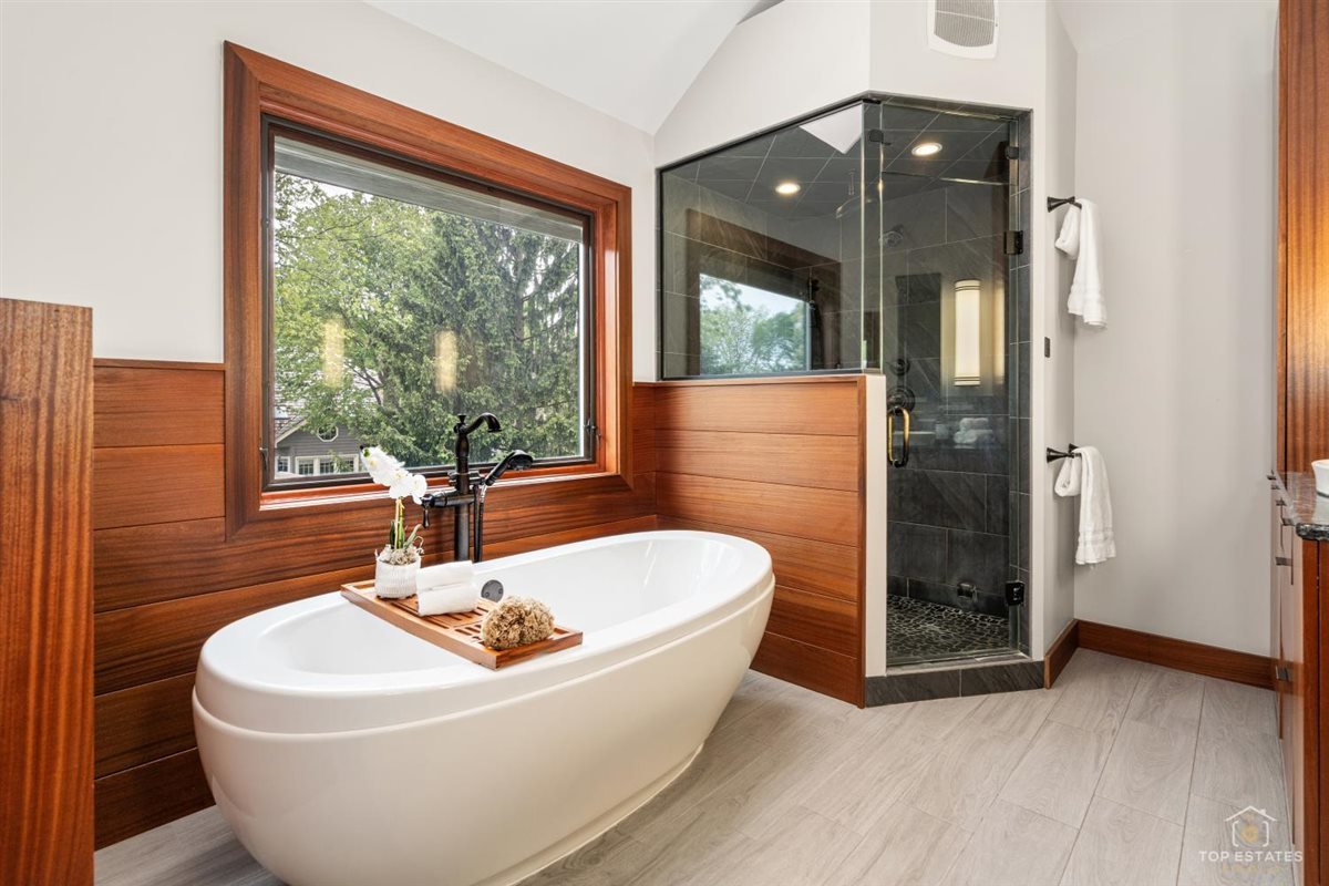 1309 Hawkins Court, St. Charles, IL 60174