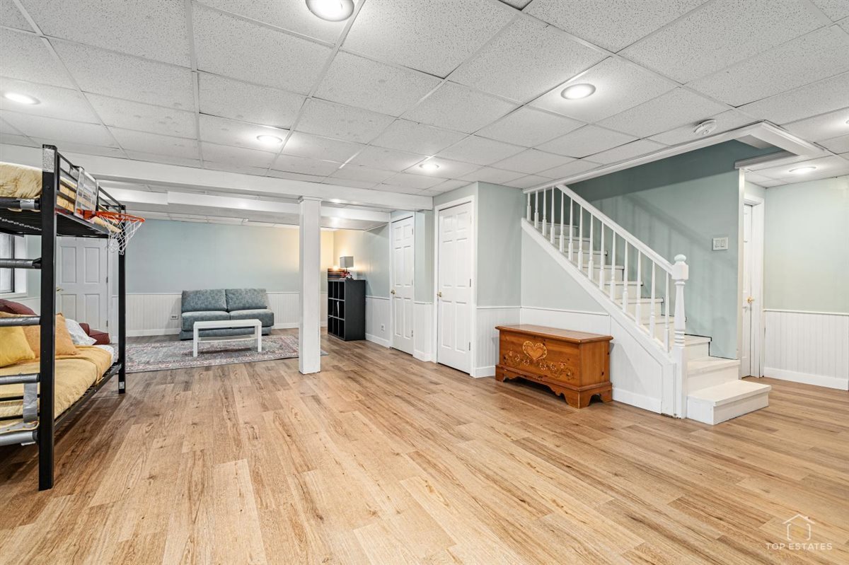 1309 Hawkins Court, St. Charles, IL 60174