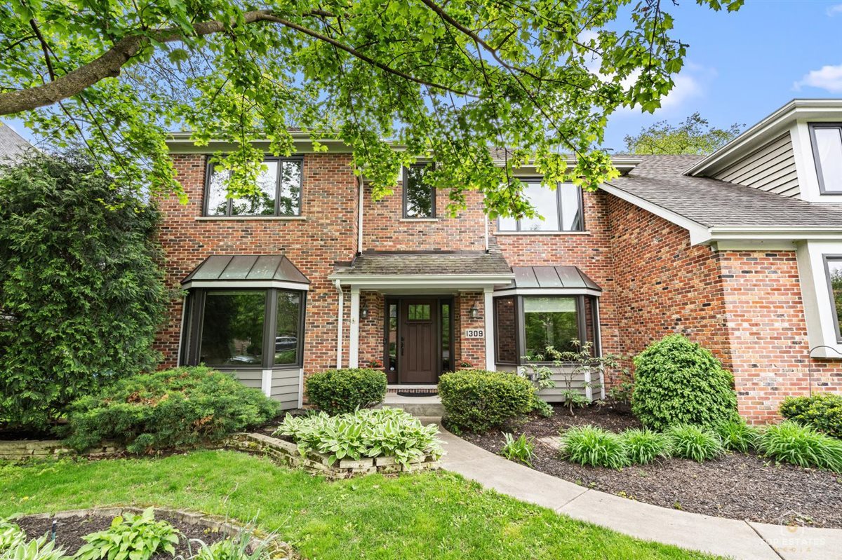 1309 Hawkins Court, St. Charles, IL 60174