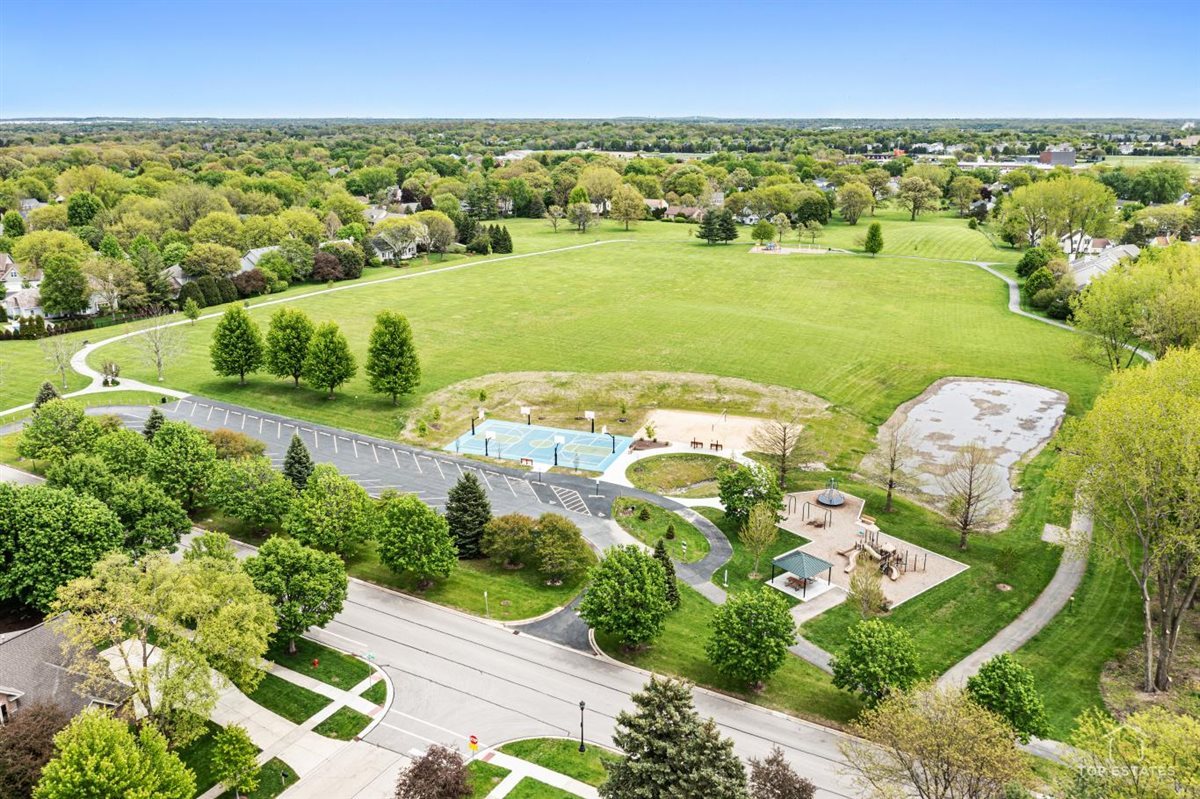 1309 Hawkins Court, St. Charles, IL 60174