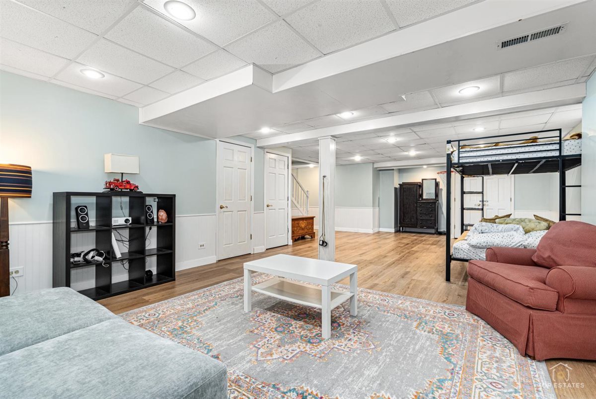 1309 Hawkins Court, St. Charles, IL 60174