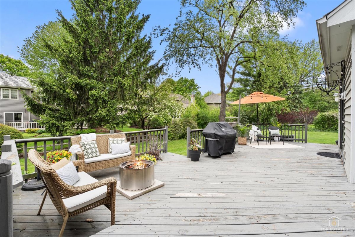 1309 Hawkins Court, St. Charles, IL 60174