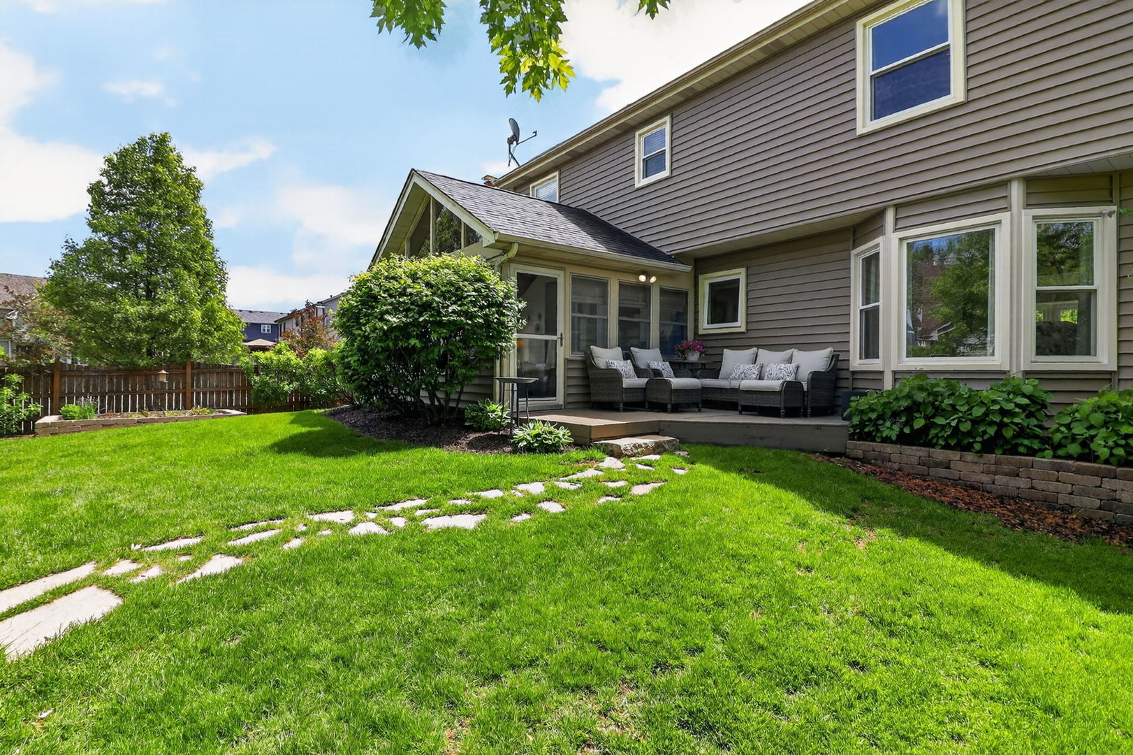 27W228 Heather Lane, Winfield, IL 60190