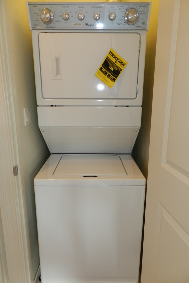 4532 N NOTTINGHAM Avenue #2, Norridge, IL 60706