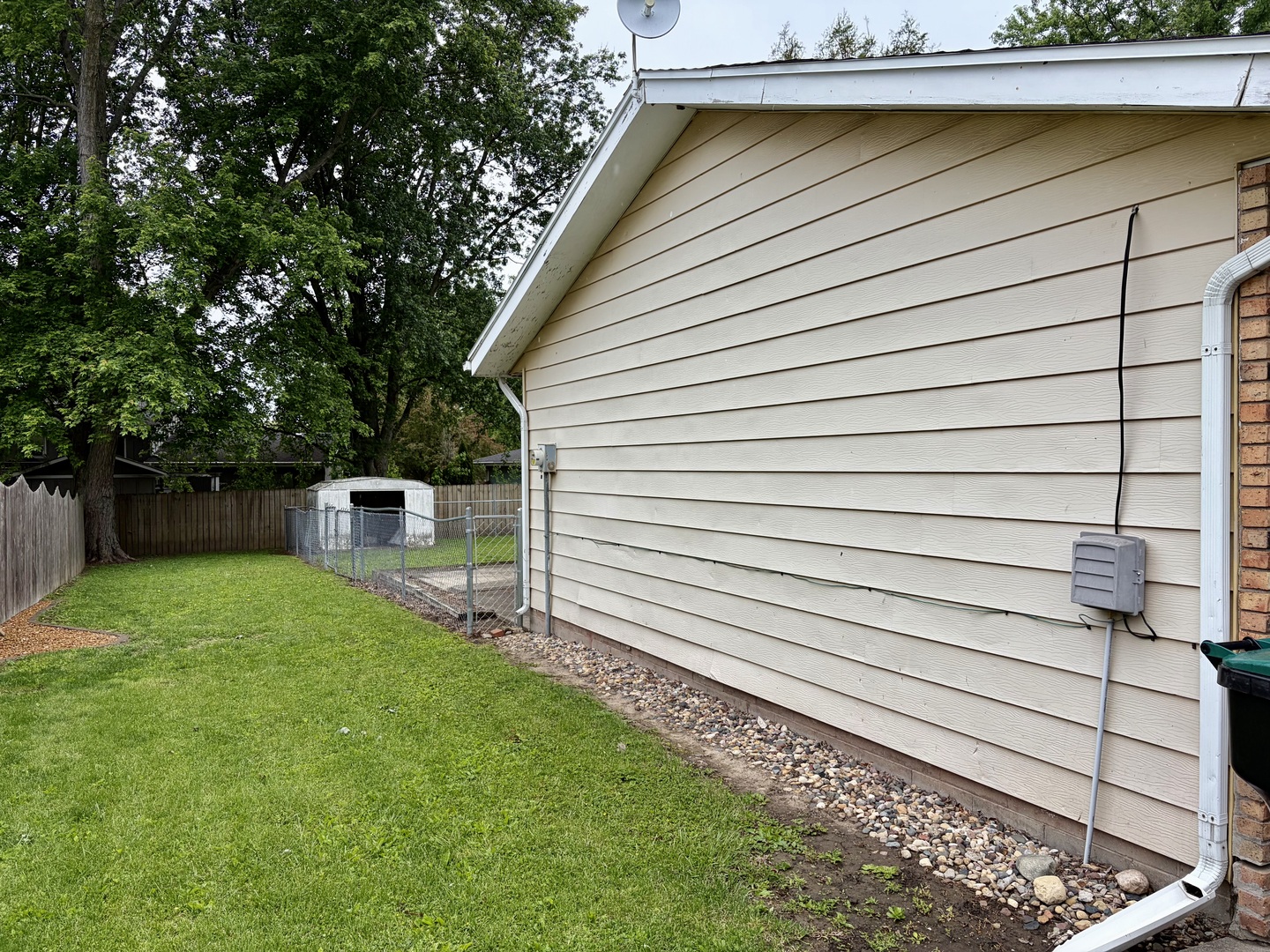 6 Blair Court, Clinton, IL 61727