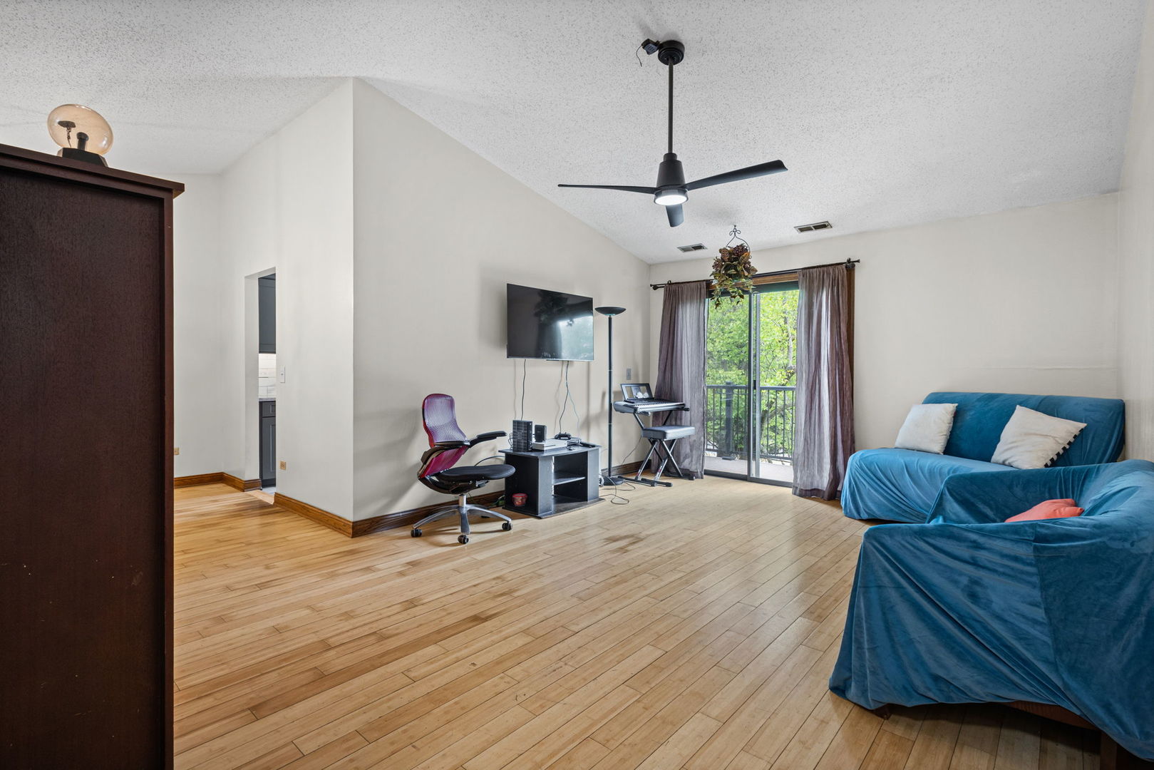 338 Essex Court #338, Wood Dale, IL 60191