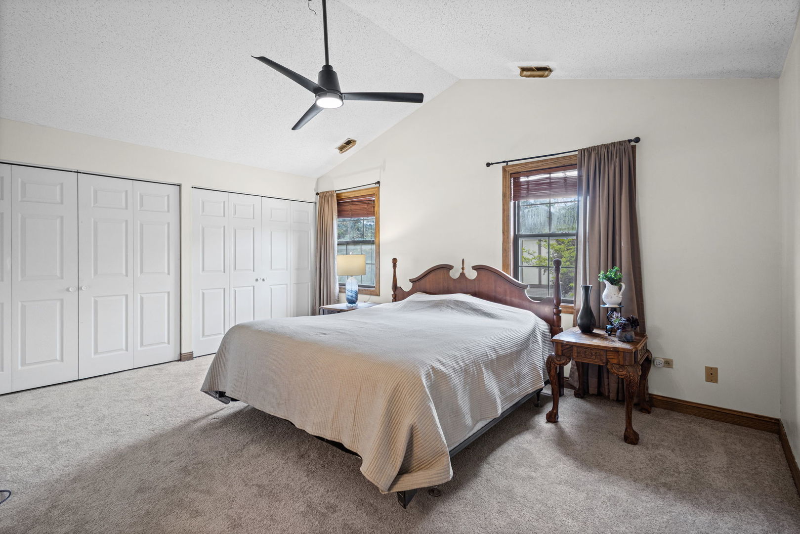 338 Essex Court #338, Wood Dale, IL 60191