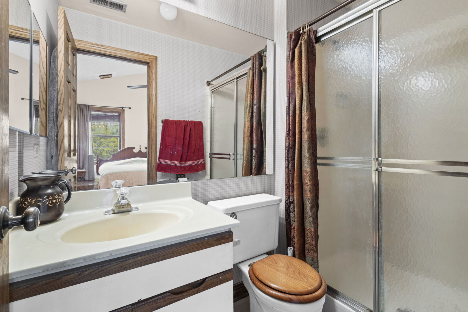 338 Essex Court #338, Wood Dale, IL 60191