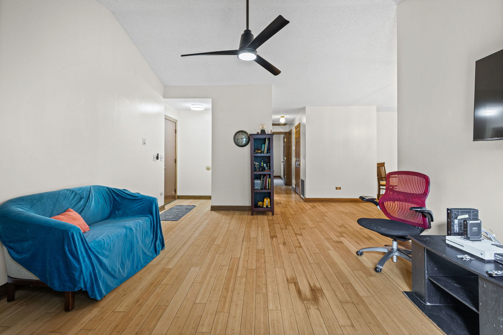 338 Essex Court #338, Wood Dale, IL 60191