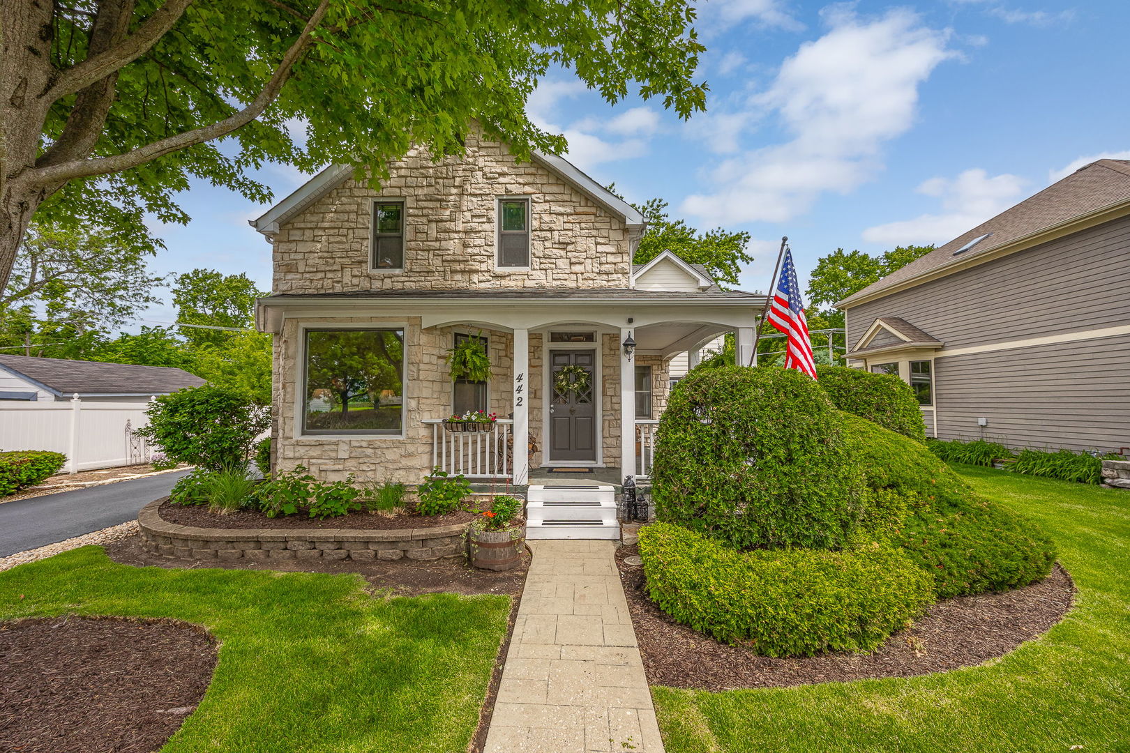 442 Davis Street, Downers Grove, IL 60515