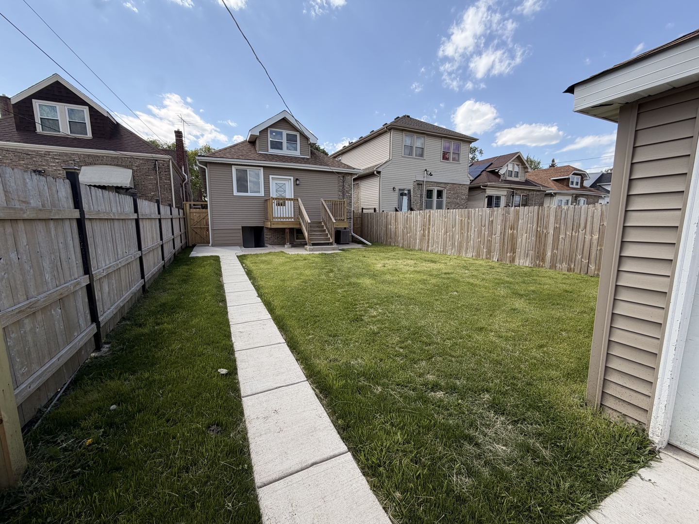 2309 N Rutherford Avenue, Chicago, IL 60707