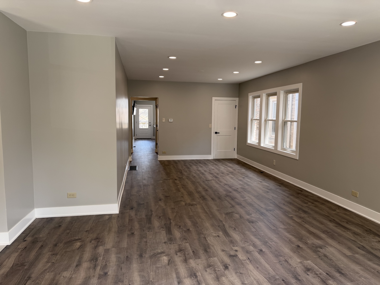 2309 N Rutherford Avenue, Chicago, IL 60707