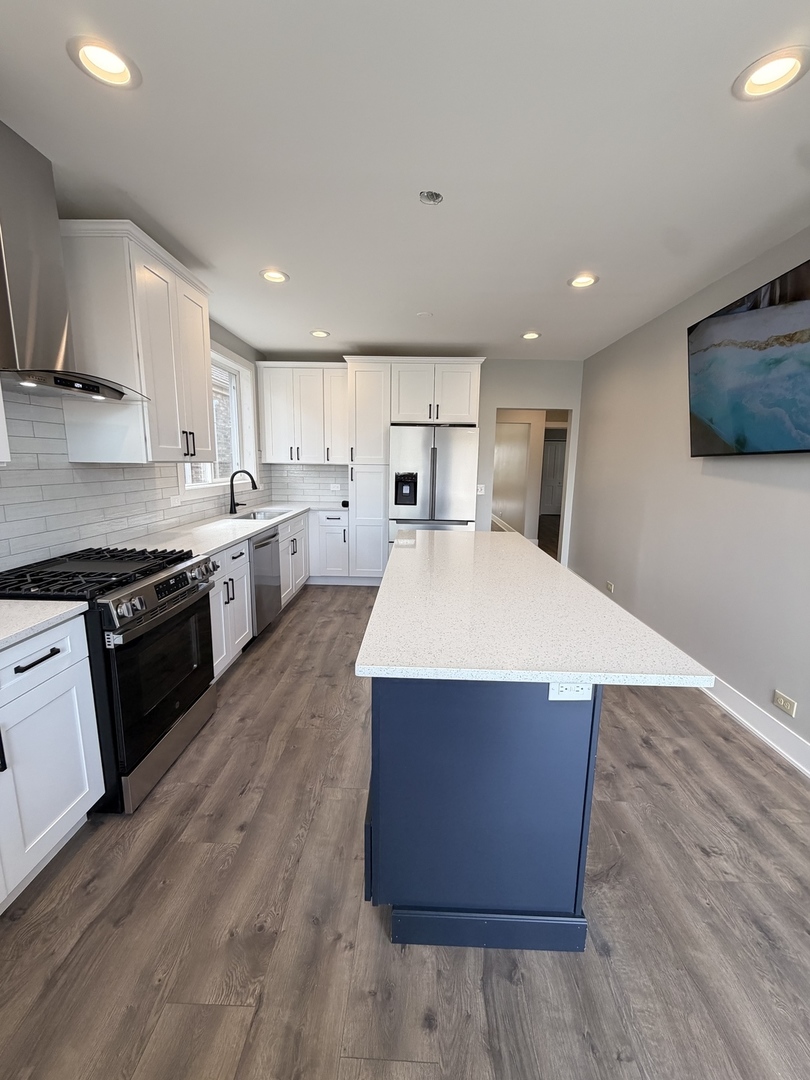 2309 N Rutherford Avenue, Chicago, IL 60707