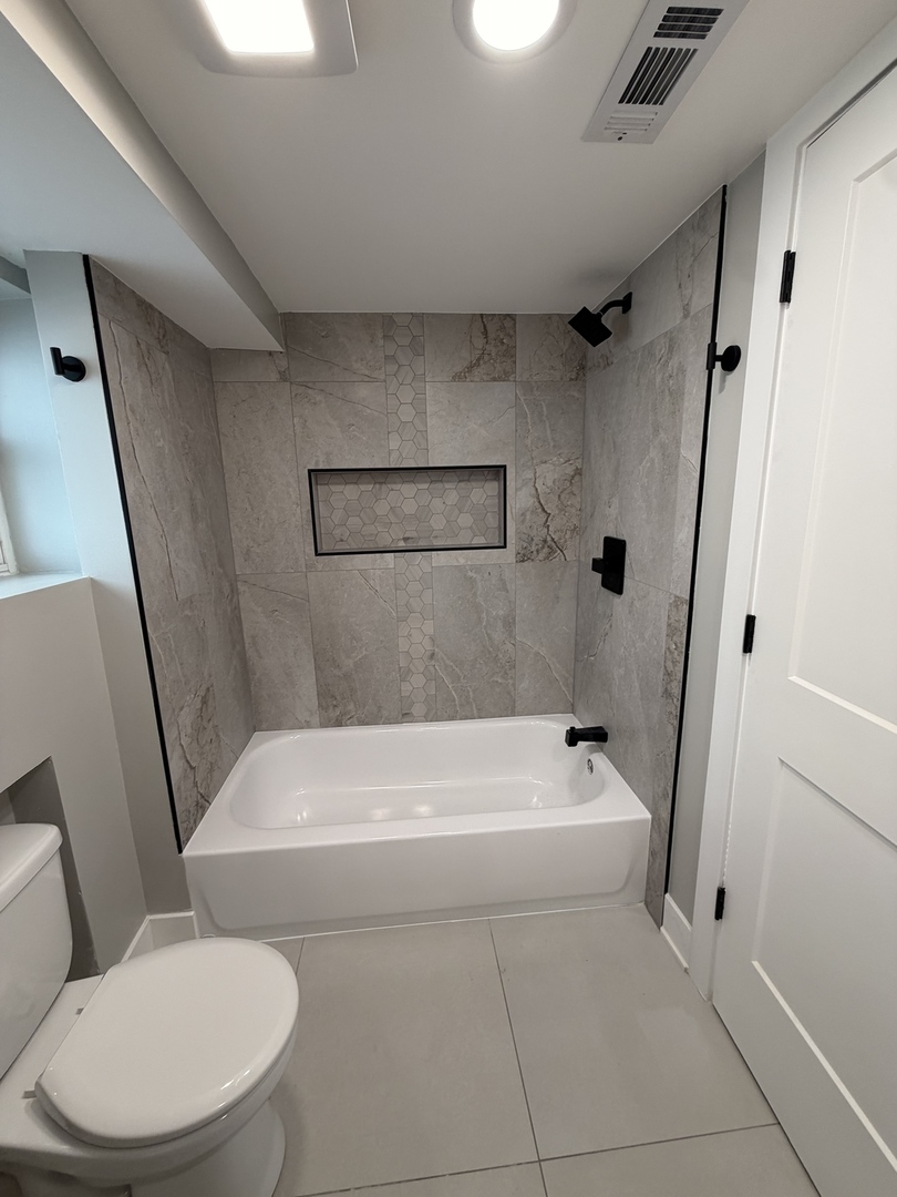 2309 N Rutherford Avenue, Chicago, IL 60707