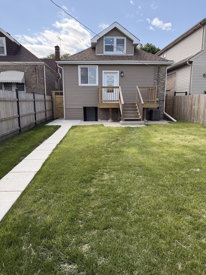 2309 N Rutherford Avenue, Chicago, IL 60707