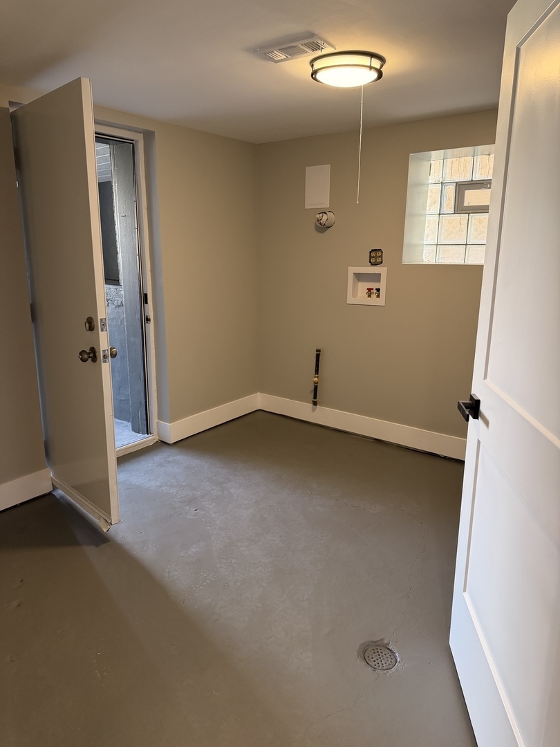 2309 N Rutherford Avenue, Chicago, IL 60707