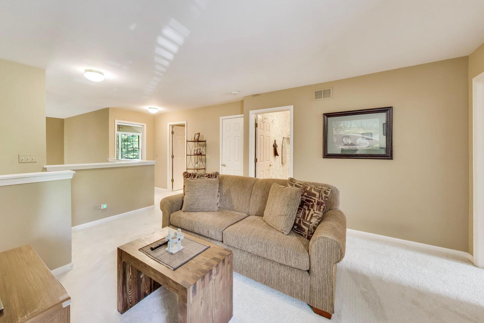 3946 Balmoral Court, Rolling Meadows, IL 60008