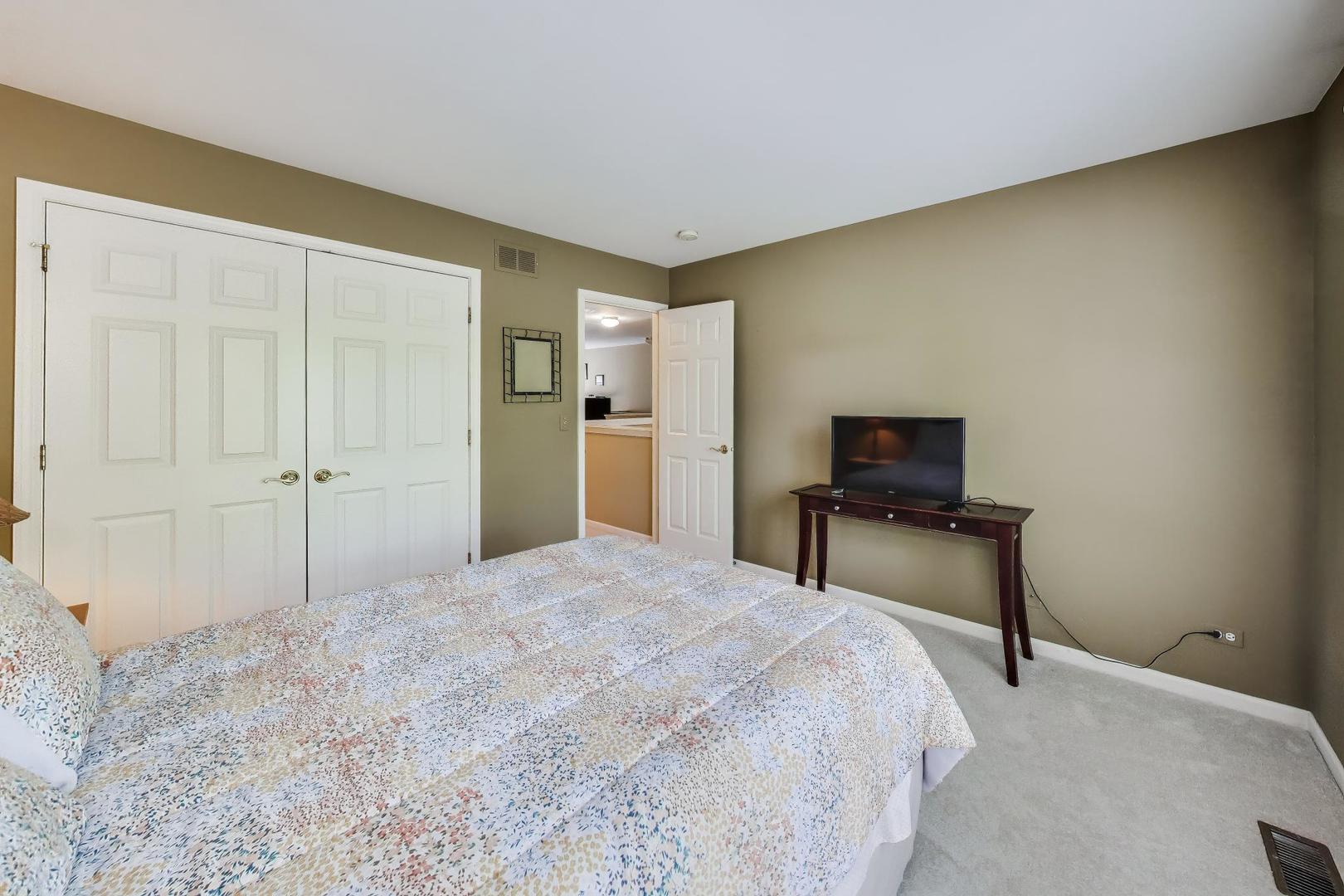 3946 Balmoral Court, Rolling Meadows, IL 60008