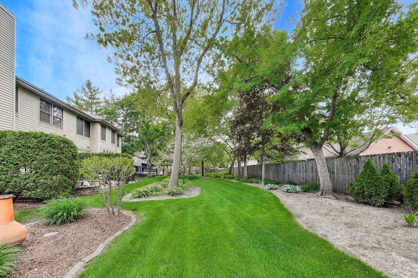 3946 Balmoral Court, Rolling Meadows, IL 60008