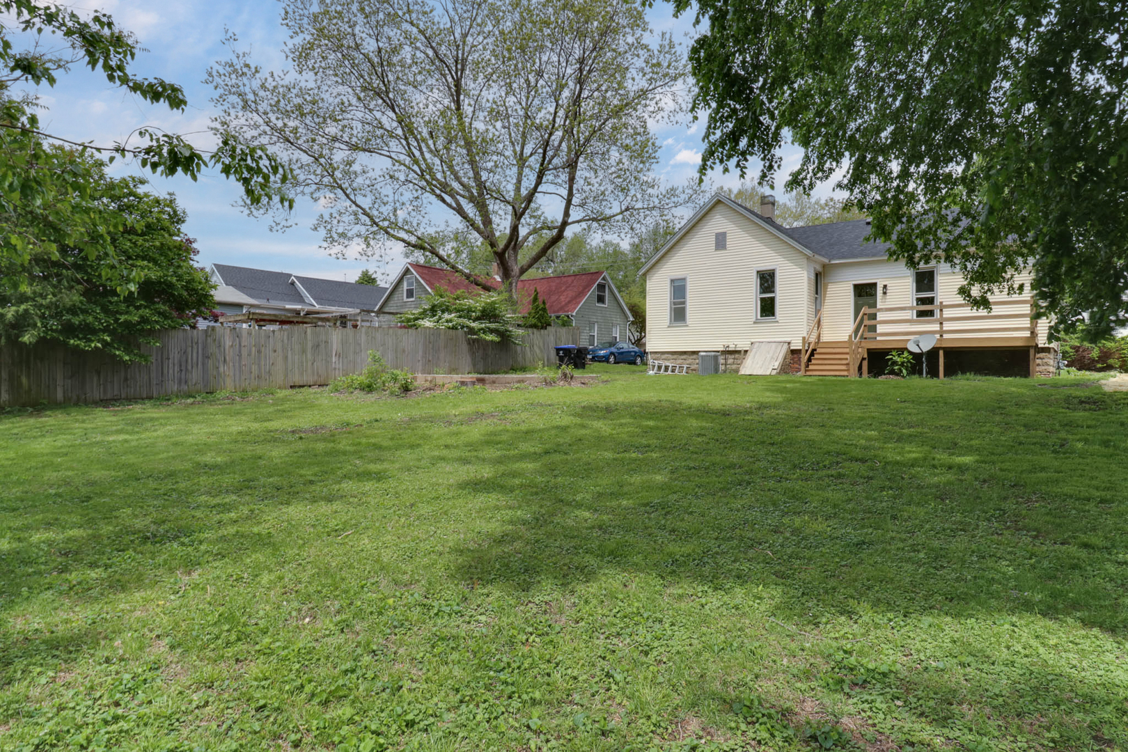 1308 W Market Street, Bloomington, IL 61701