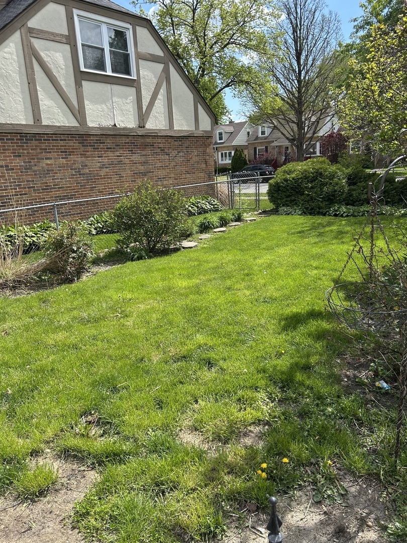 9333 Jackson Avenue, Brookfield, IL 60513