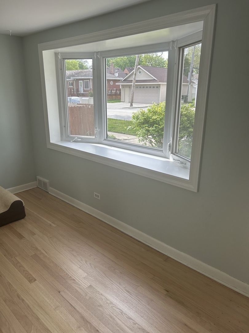 9333 Jackson Avenue, Brookfield, IL 60513