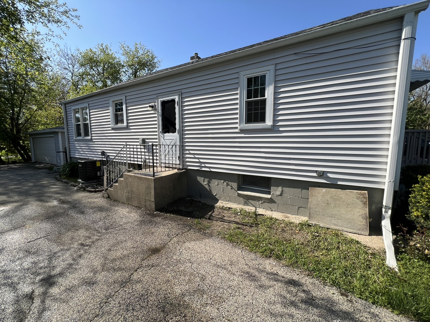 936 Russell Place, Mundelein, IL 60060