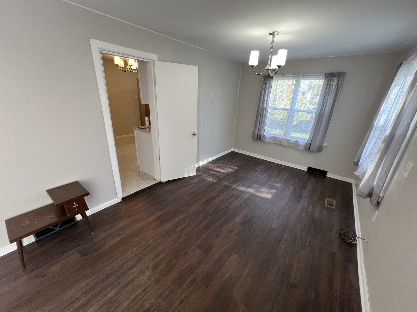 936 Russell Place, Mundelein, IL 60060