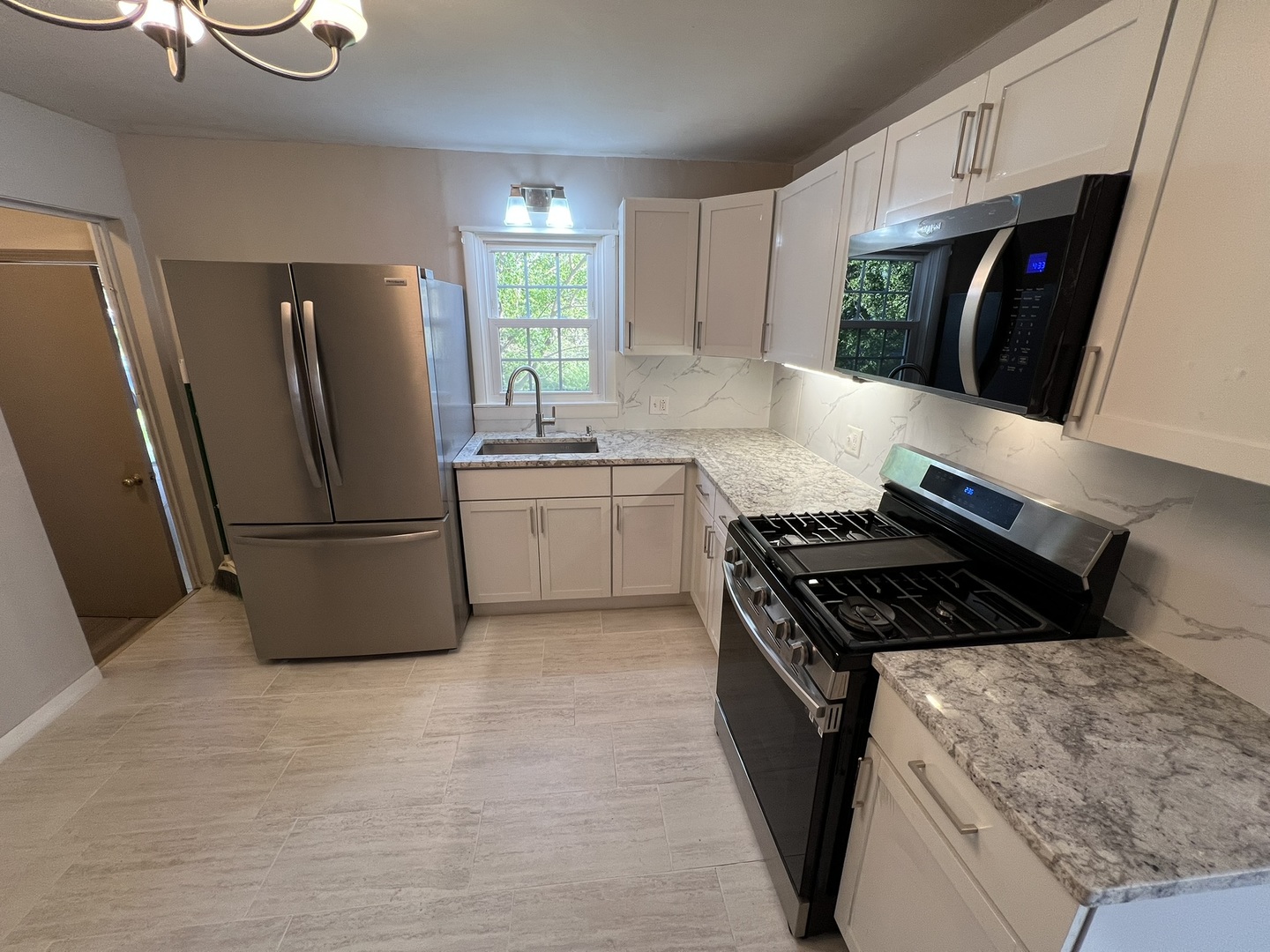 936 Russell Place, Mundelein, IL 60060