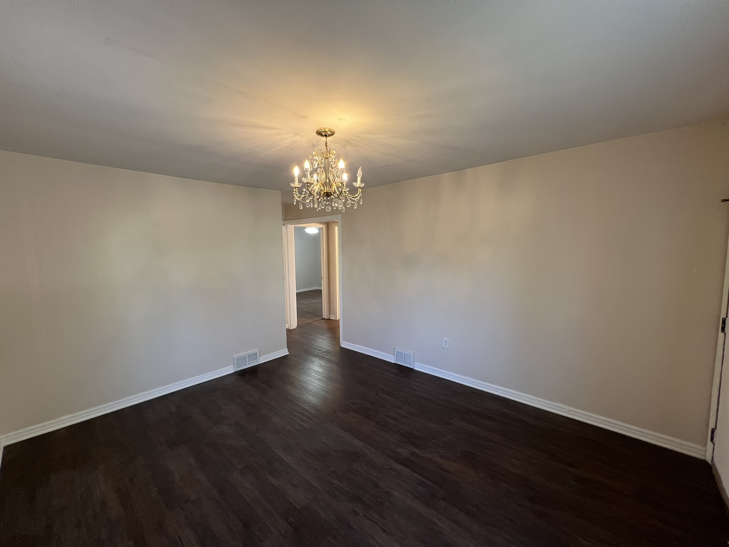 936 Russell Place, Mundelein, IL 60060