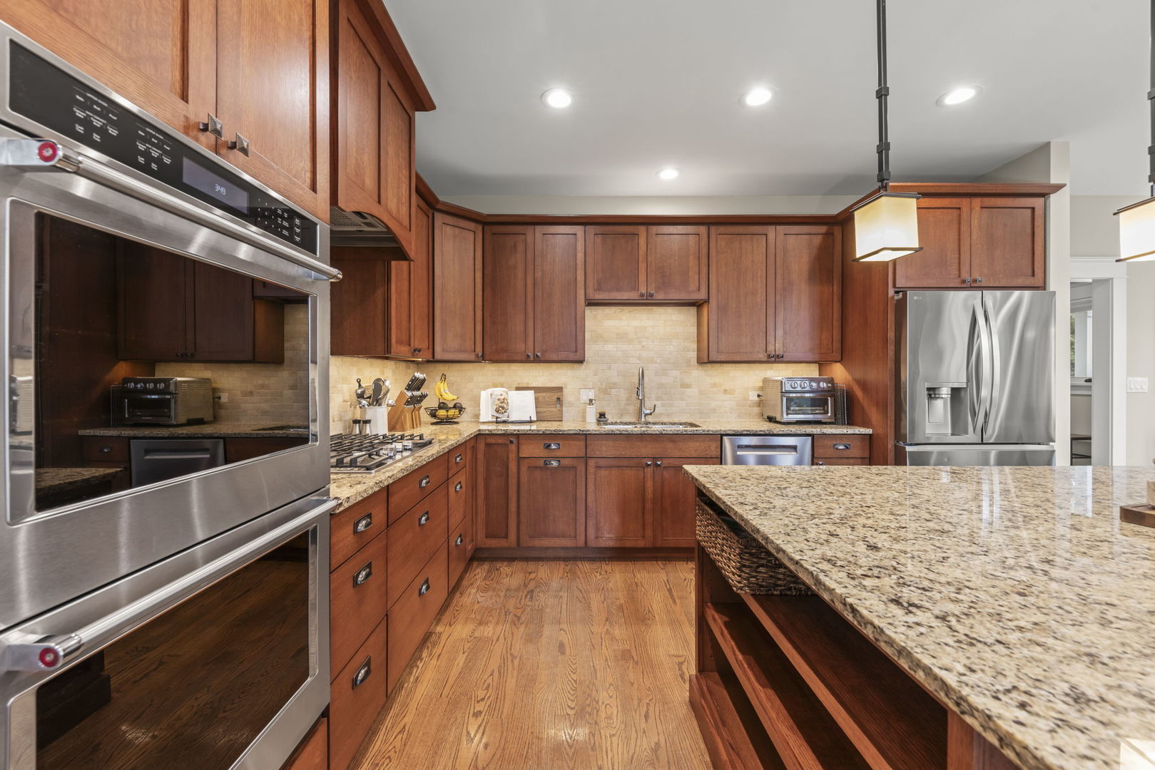 451 Lowell Avenue, Glen Ellyn, IL 60137