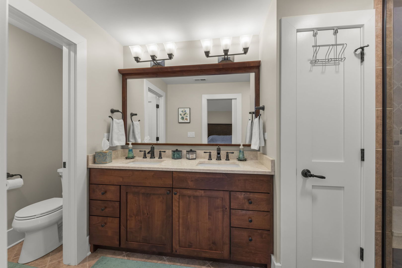 451 Lowell Avenue, Glen Ellyn, IL 60137