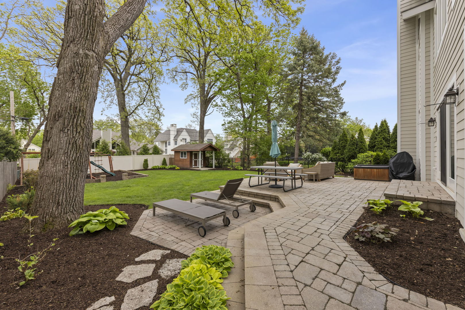 451 Lowell Avenue, Glen Ellyn, IL 60137