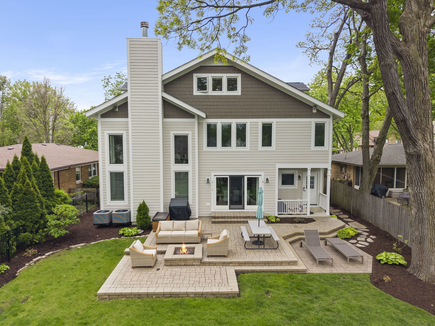 451 Lowell Avenue, Glen Ellyn, IL 60137