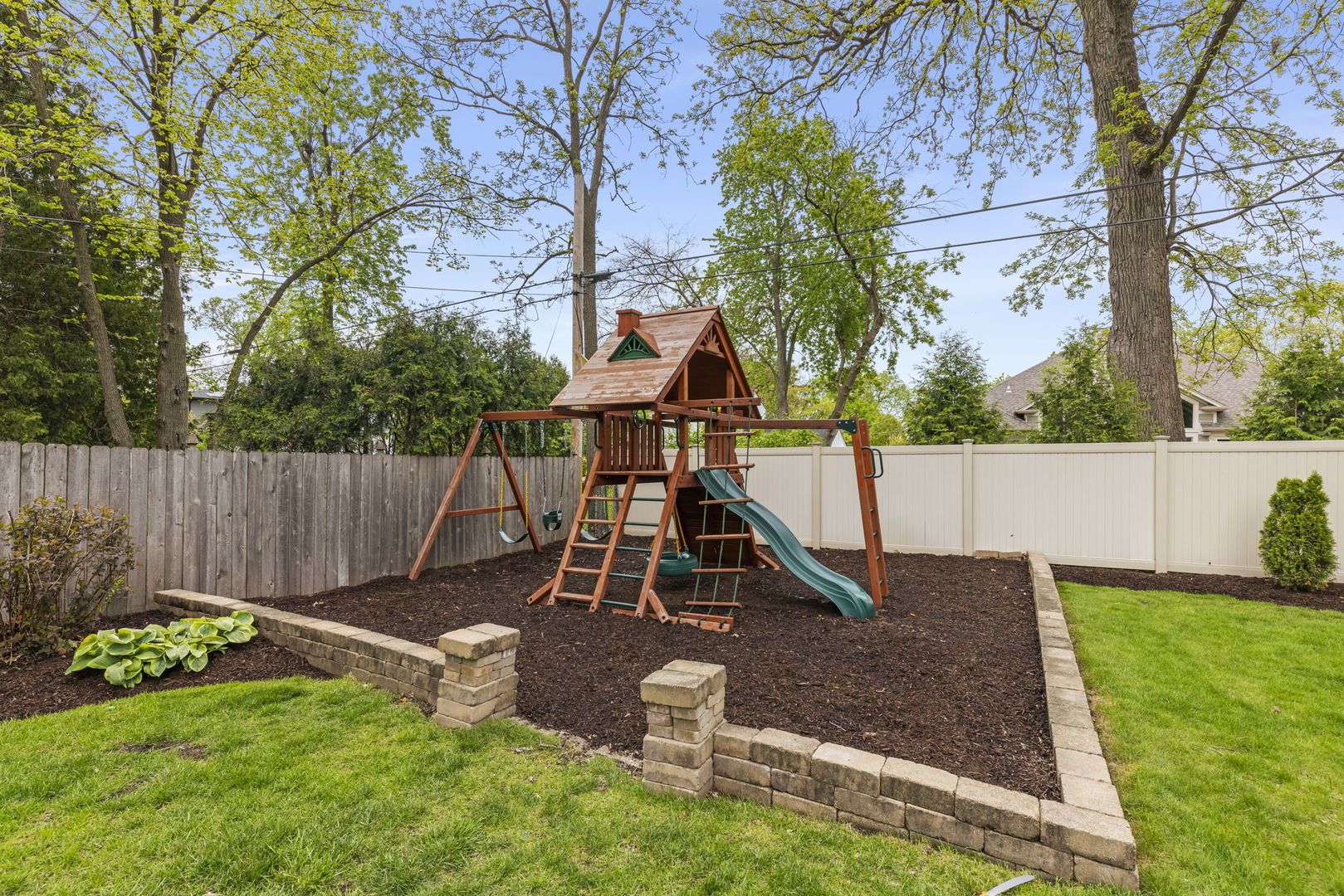 451 Lowell Avenue, Glen Ellyn, IL 60137