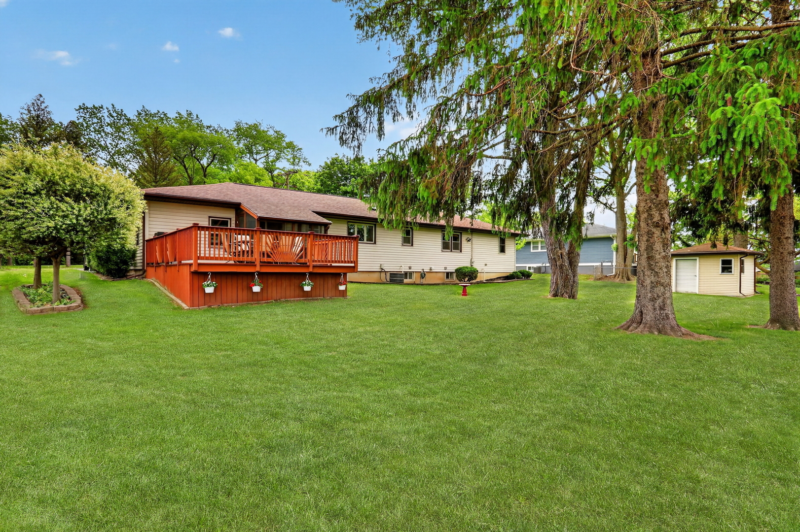 2501 S Vaupell Drive, McHenry, IL 60051